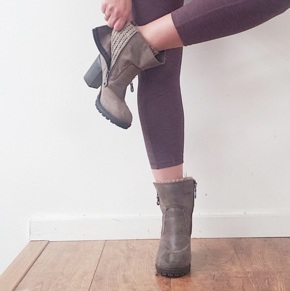 BROWN Fold Over Booties Size 8 - Picture 1 of 7